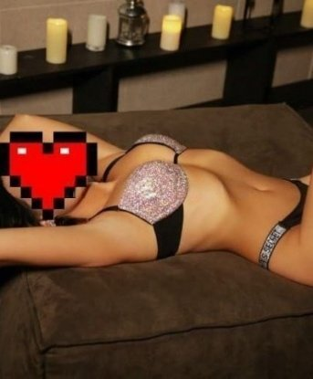 Опыт в мире желаний делает меня идеальным выбором для тех, кто ищет нечто особенное. Я готова предложить тебе незабываемые моменты наслаждения и исполнить все твои фантазии. Встречи со мной - это полное погружение в мир наслаждения и удовольствия. У меня есть фото и положительные отзывы от предыдущих гостей, которые говорят о моей профессионализме и нежности. Живу в Москве, буду рада встрече в уютном и комфортном месте 💋🔥. Вероника